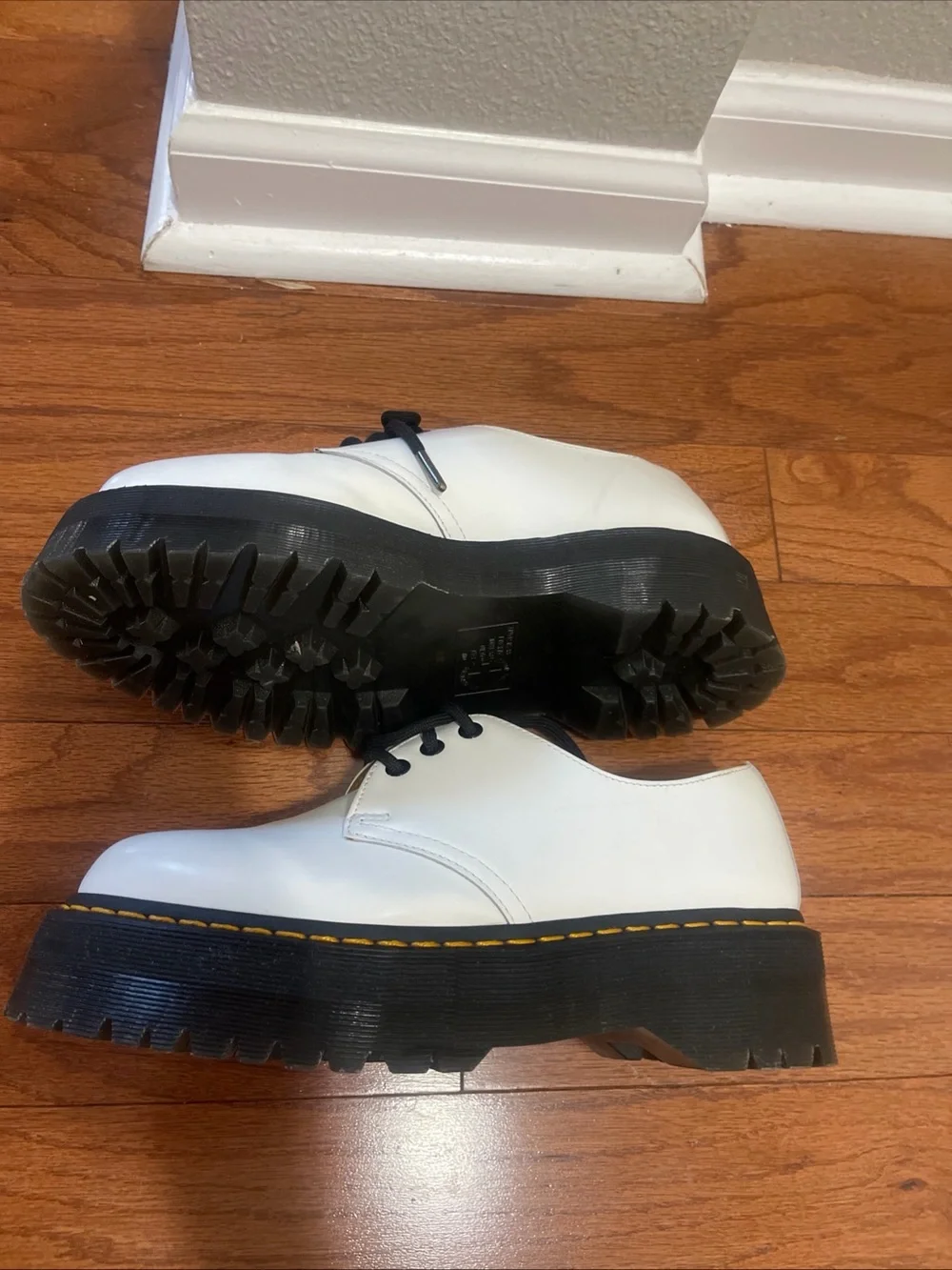 Dr Martens 1461 quad platform shoes women’s 10 Men’s 9 white